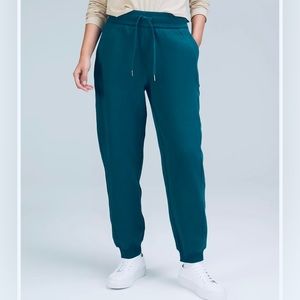 Lululemon Scuba High-Rise jogger. Full length. Size 4